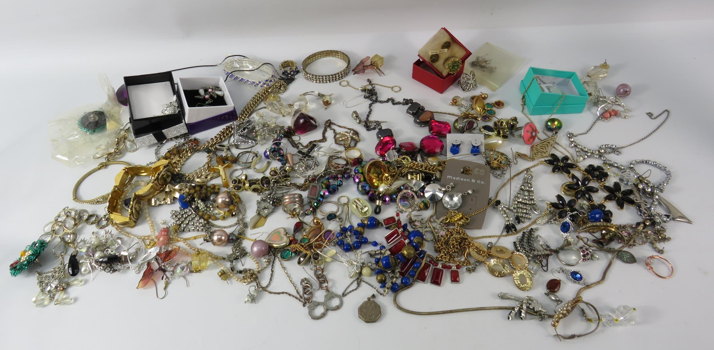Jewellery recycling Against Breast Cancer